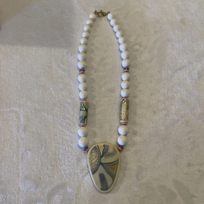 Collar de cuentas de porcelana pintado a mano japonés vintage de mediados de siglo Foto 1 de 4