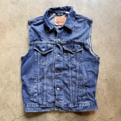 Levi's Vest Mens Large Blue Denim Trucker Sleeveless Button Front 46845-0001 - Image 1 of 4