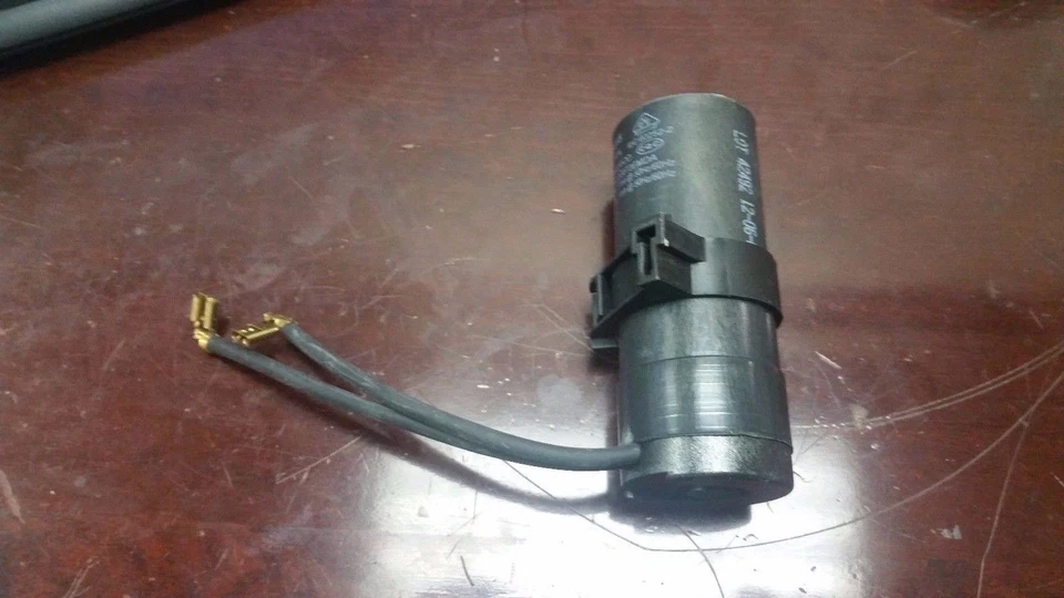 Danfoss NGM 117U5015 Start Capacitor 80uF 220V ROUND - Image 1 of 1