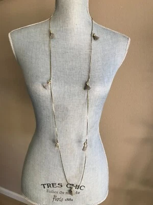 Новый с Ярлыками Anthropologie ювелирных изделий Лена богемное ожерелье | тонкий золотой прядь с серый кисточки - Изображение 1 из 4