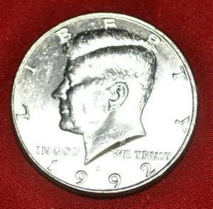 1992 D Kennedy Half Dollar Coin - circulated - Picture 1 of 2