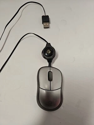 Targus Ultra-Mini Retractable Optical Mouse (PAUM01U) - Image 1 of 3