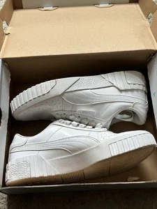 Puma White Leather Trainers Women’s Sneakers UK 3.5 EU 36 - Used - Picture 1 of 10