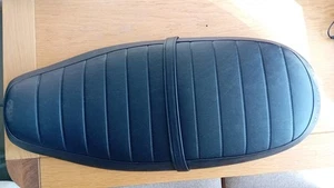 Genuine OE Triumph Bonneville 800 T100 Seat Saddle Unused T2301932 T2301935 - Picture 1 of 6