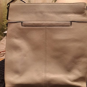 Neue Leder Umhängetasche mit verstellbarem Griff Vergleiche, 10" W 11" hoch,  - Bild 1 von 10