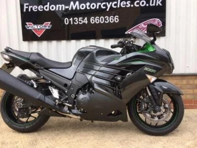 Kawasaki ZZR1400....9865 miles..heated grips..service history..nice example - Image 1 of 4