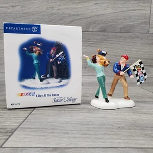 Abt. 56 NASCAR "A Day At The Races" Snow Village 56.55279 - Bild 1 von 9