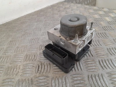 Renault Captur ABS Pump Module 2013-2019 476605492R - Image 1 of 4