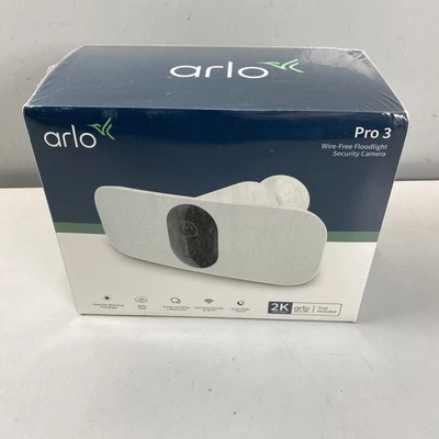 Cámara inalámbrica Arlo Pro 3 Floodlight, visión nocturna a color - blanca Foto 1 de 4