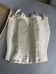 French vintage Valor size 80 corset off white silk Eclair size petite - Picture 1 of 9