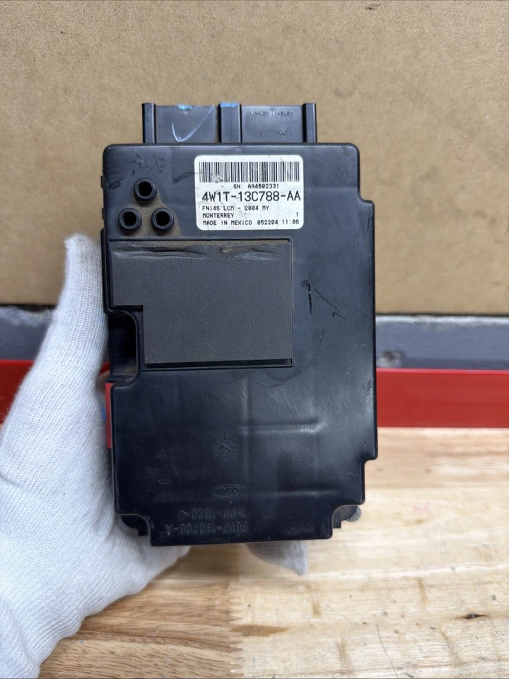 03-04 LINCOLN TOWN CAR LCM LIGHTING CONTROL MODULE 4W1T-13C788-AA/AD 3W1T — 第 1/4 张图片