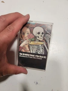 The Grateful dead/(The Best Of) - Skeletons From The Closet Cassette Tape 1974 - Picture 1 of 3