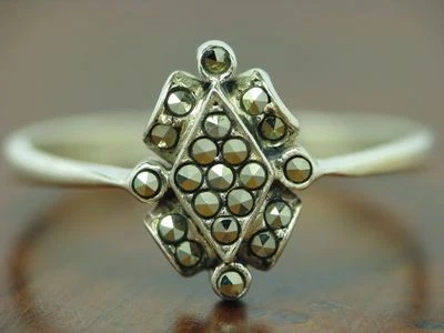 925 Argento Sterling Anello Con Marcasite Ricoperto / Vero Argento / Rg 57/1,7g - Immagine 1 di 3