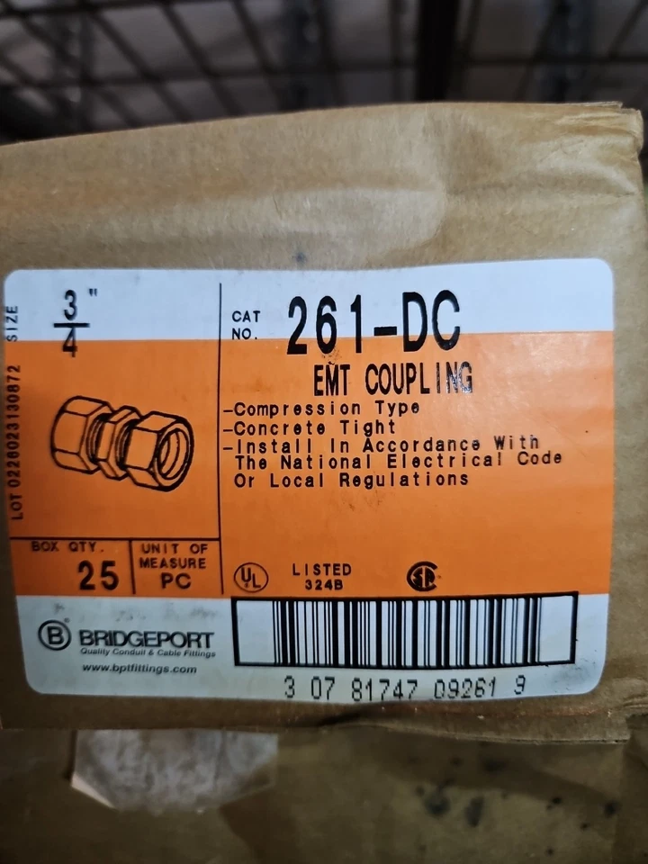 Bridgeport 261-DC 3/4" EMT Acoplamiento de Compresión Hormigón Estrecho Lote de 100 Foto 1 de 1