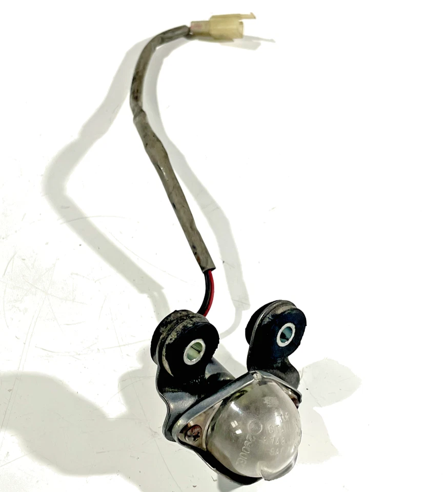 Lámpara de luz de registro de matrícula trasera Kawasaki ZZR600E ZX600E ZX600E ZZR 600 E 1993 - 2006 Foto 1 de 4