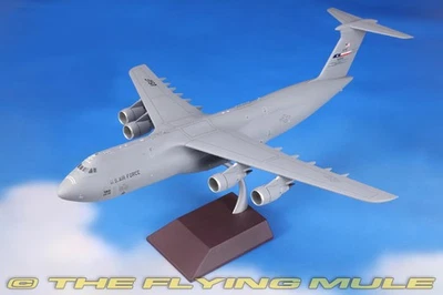 GeminiJets 1:200 C-5M Super Galaxy USAF 433rd AW #85-0009 - Image 1 of 4
