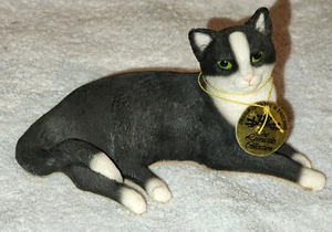 Leonardo Collection Black & White Laying 6.25" Kitty Cat - Picture 1 of 6