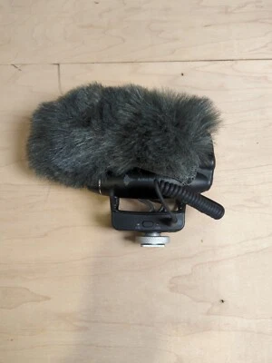 JOBY Wavo PRO Hybrid Analog/USB Camera-Mount Shotgun Microphone - Image 1 of 3