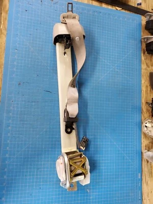 05-09 Chevy Trailblazer GMC Envoy RH Right Front Passenger Seat Belt Retractor - Image 1 of 4