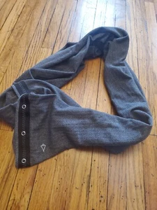 Ivivva by Lululemon Black Gray Herringbone Snap Eternity Scarf  Nice!  - Picture 1 of 8