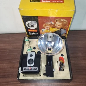 Vintage Brownie Kodak Hawkeye Camera Flash Outfit 177M scatola originale e batteria - Foto 1 di 9