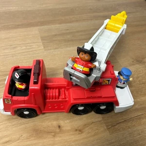 Fisher Price Little People Firetruck set - Picture 1 of 3