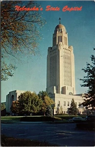 Nebraska El Capitolio del Estado Edificio Lincoln NEBRASKA POSTAL CROMADA D13 - Imagen 1 de 2