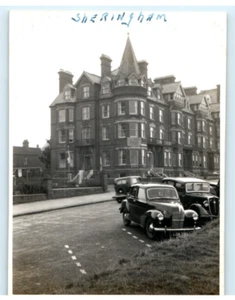 Vintage Photo 1953, Sheringham Inn, Street View, England ,JNHC 4.5x3.5 - Picture 1 of 2