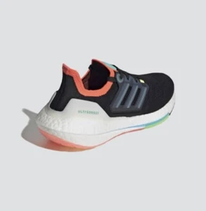 Zapato deportivo Adidas UltraBoost 22 para mujer talla US 7,5 negro cielo B8-10 - Imagen 1 de 1