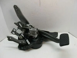 GM 84186869 Brake Assembly GMC TERRAIN BRAKE STOP PEDAL W/ BRACKET OEM #A3 - Picture 1 of 5