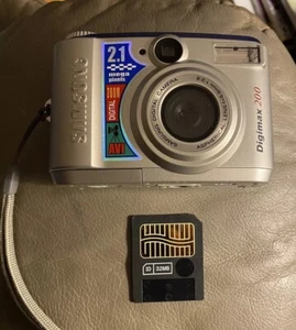 Samsung Digimax 200 2.1 Digital Silver Camera For Parts Has Memory Card - Picture 1 of 9