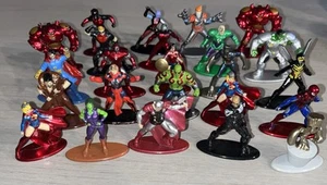 Lotto minifigure Jada Marvel Avengers DC Nano Metalfigs metallo pressofuso (24) - Foto 1 di 9