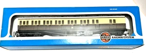 AIRFIX 54250 CLASS B SUBURBAN BRAKE COACH G.W.R LIVERY CHOCOLATE CREAM OO SCALE - Picture 1 of 5