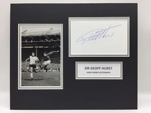 RARE Sir Geoff Hurst England Signed Photo Display + COA 1966 WORLD CUP FINAL - Picture 1 of 3