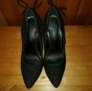 Anne Michelle Black Velour With Lacing On The Back Sexy Shoes WOMEN Size 5 - Picture 1 of 8