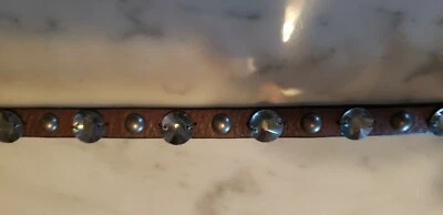 Cinturón J CREW Delgado Ajustado Cuero Marrón Estrás Cristal Metal S Tachonado Foto 1 de 3