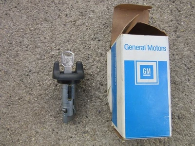 Cilindro de bloqueo de encendido GM 1998-2002 NUEVO OEM GM Chevrolet GMC Oldsmobile 26049532 Foto 1 de 4
