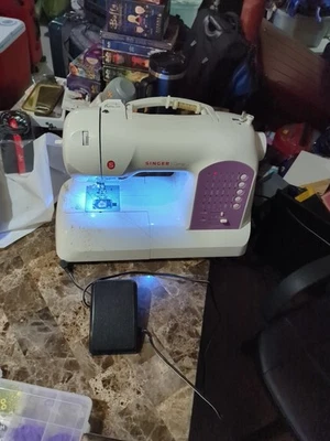 Singer Sewing Machine Curvy 8763  w/ Accessories Tested Working EUC - Image 1 of 4