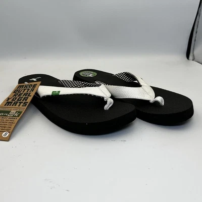¡NUEVO! Sandalias chanclas Sanuk Yoga Mat para mujer talla 8 EE. UU. 39 UE blancas negras Foto 1 de 4