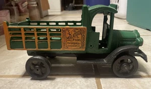 Camión de mudanza de hierro fundido Malatesta & Sons - Imagen 1 de 9