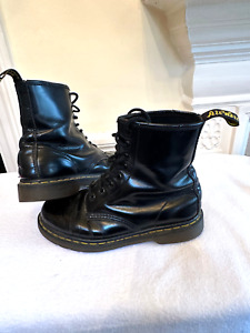 Dr. Martens Boots 4UK Leather Lace Ups Vintage