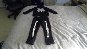 oshkosh b'gosh kids sweatsuit skeleton halloween theme size 7 GUC - Picture 1 of 6