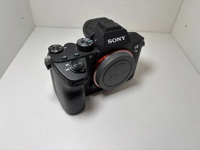 Sony Alpha 7 III ILCE-7M3 24,2MP Spiegellose Systemkamera - Schwarz, Nur Gehäuse - Bild 1 von 3