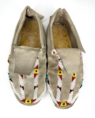 Mocasines de cuero estilo llano de colección con cuentas puntada de carril artesanales hechos a mano Oklahoma Foto 1 de 4