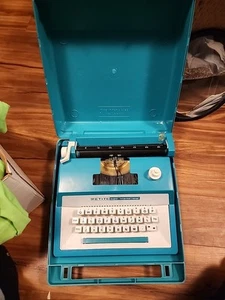 Vintage Petite Super International Schreibmaschinenkoffer - blau Teile Reparatur defekt - Bild 1 von 5