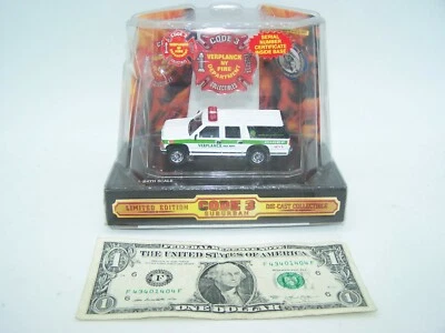 Code 3 City of Los Angeles Verplank NY Police Chief GMC Suburban - 1/64 - 1998 - Image 1 of 4