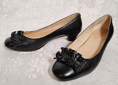 ROCKPORT Women's Black Leather Low Heel Pumps Sz 9 Comfort Slip-On Ruffle Decor  - Image 1 of 4
