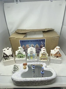 Vintage 1986 House of Lloyd Winter Wonderland  Ceramic Christmas Music Box Set  - Picture 1 of 6