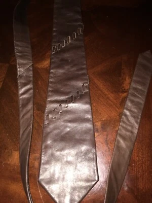 Мужской кожаный галстук из овечьей кожи коричневого цвета - Изображение 1 из 4