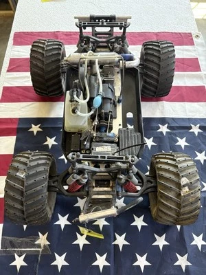 VINTAGE TEAM ASSOCIATED 1/8 RC TRUCK PreOened/Project Truck - Image 1 of 4
